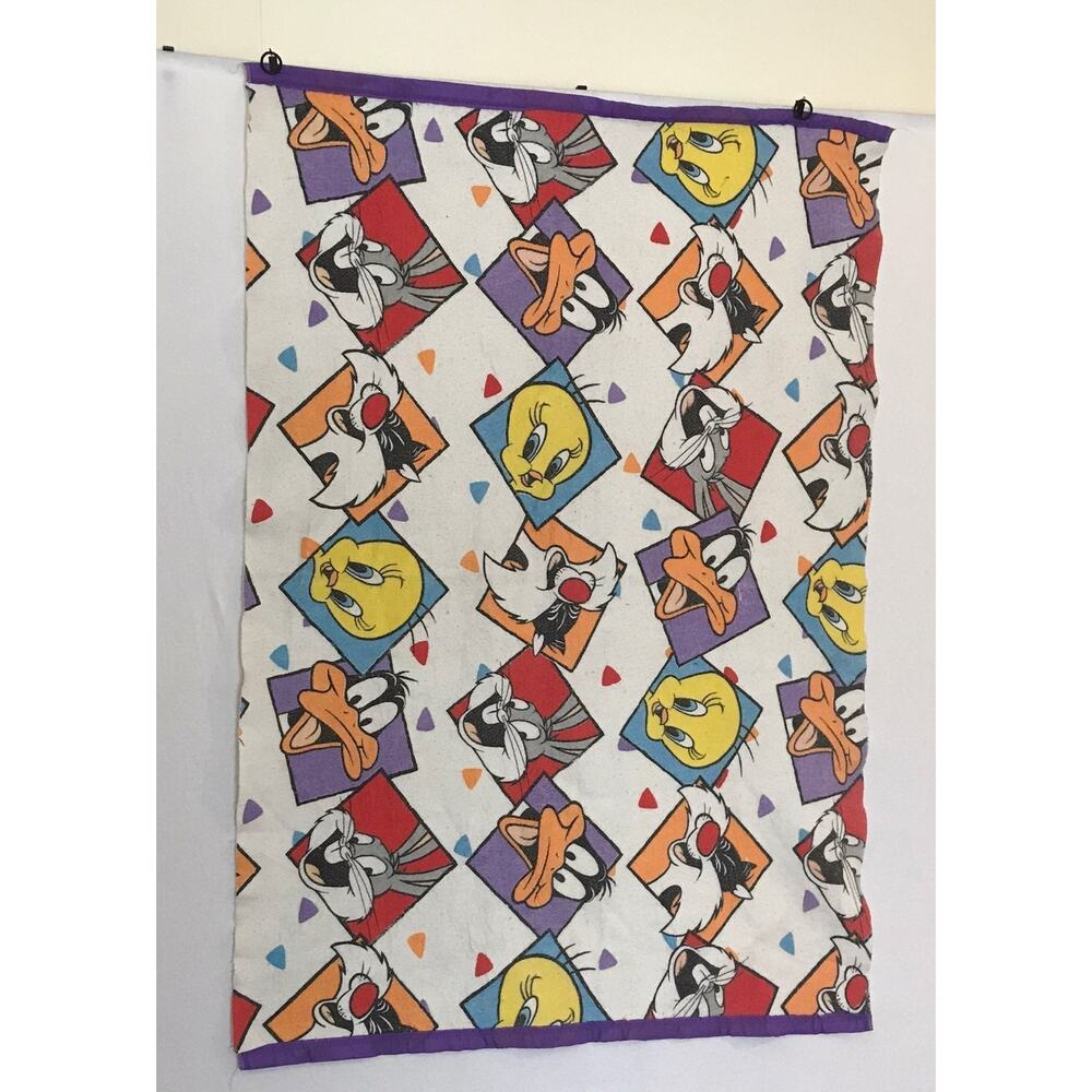 Bugs bunny ,‎ tweety Sylvester and daffy